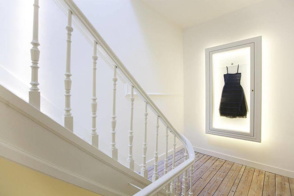 Maison Nationale City Flats & Suites แอนต์เวิร์ป ภายนอก รูปภาพ The dress in the museum